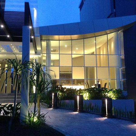 Grand Kecubung Hotel Pangkalanbuun Exteriör bild