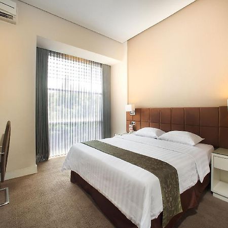 Grand Kecubung Hotel Pangkalanbuun Exteriör bild