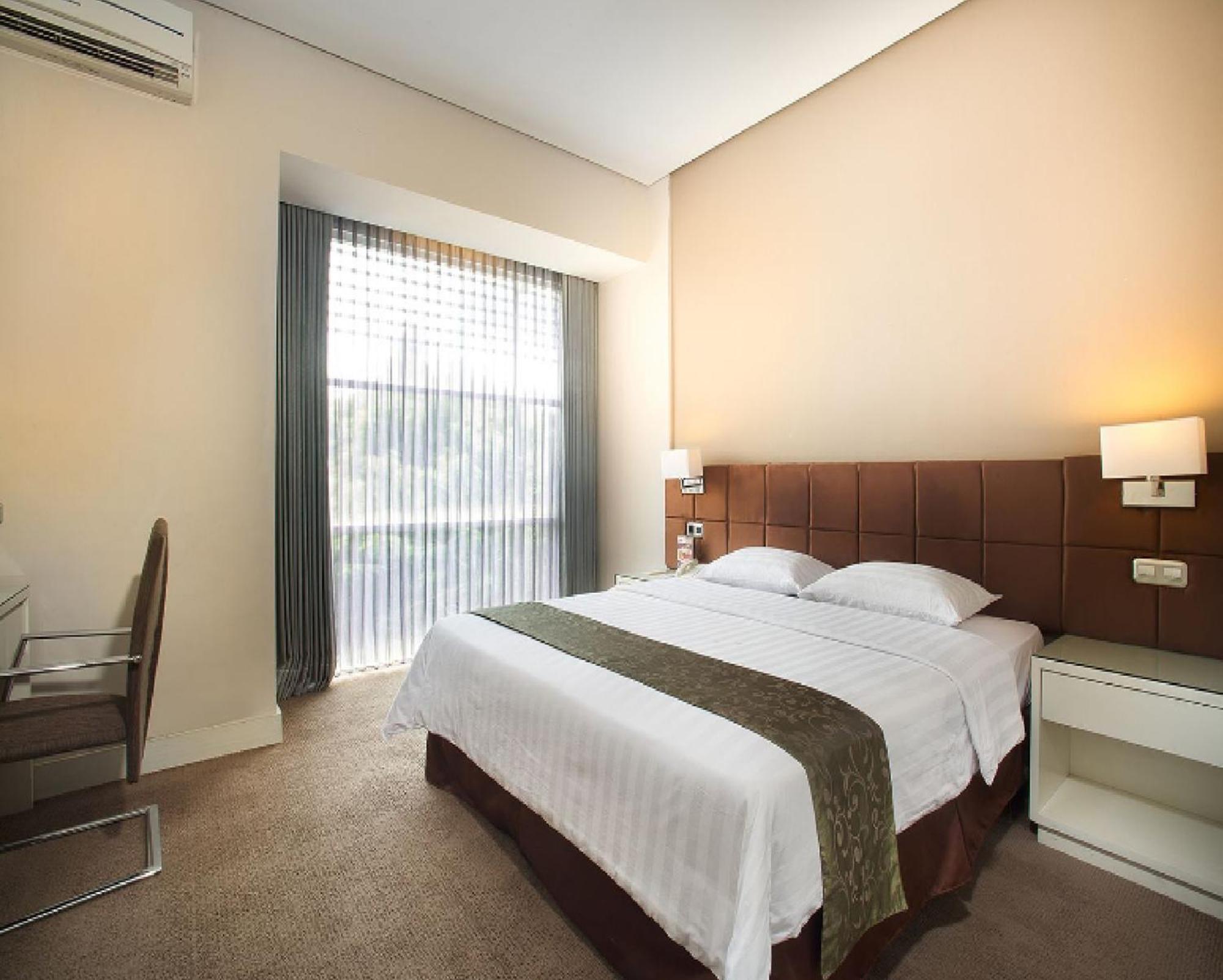 Grand Kecubung Hotel Pangkalanbuun Exteriör bild