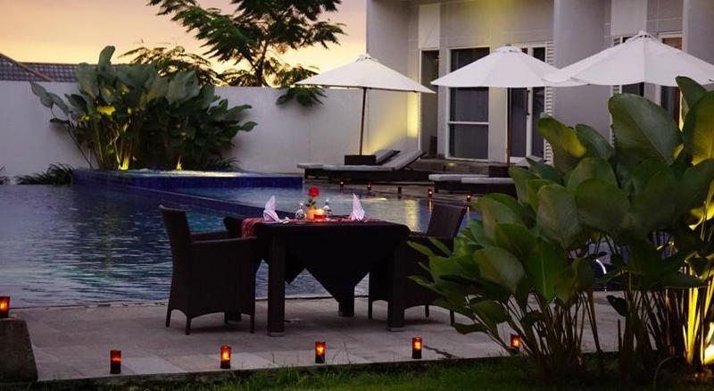 Grand Kecubung Hotel Pangkalanbuun Exteriör bild