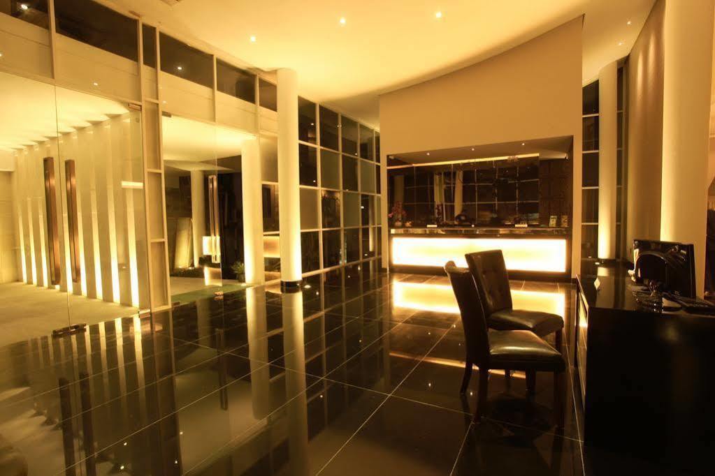 Grand Kecubung Hotel Pangkalanbuun Exteriör bild