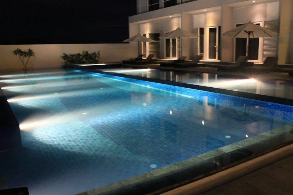 Grand Kecubung Hotel Pangkalanbuun Exteriör bild