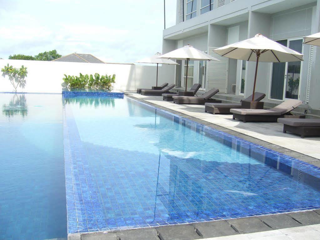 Grand Kecubung Hotel Pangkalanbuun Exteriör bild